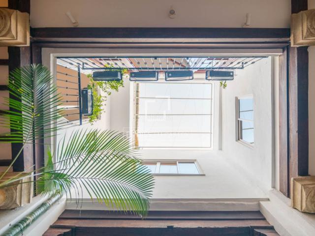 Chalet en venta en Málaga, La Goleta San Felipe Neri. Extraordinaria casa de 8 dormitorios en venta en el centro histórico de Málaga. Chalets.