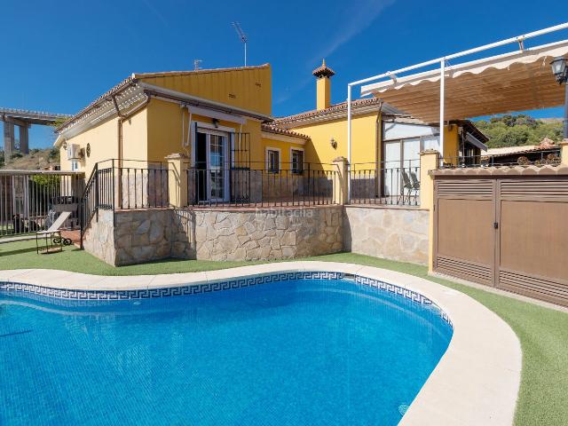 Chalet en venta en Málaga, Pinares de San Antón. Venta Chalet Independiente en Pinares de San Antón. Chalets.