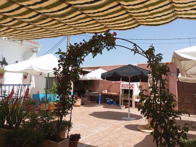 Chalet en venta en Malagón. CHALET CON PISCINA PROPIA. Chalets.