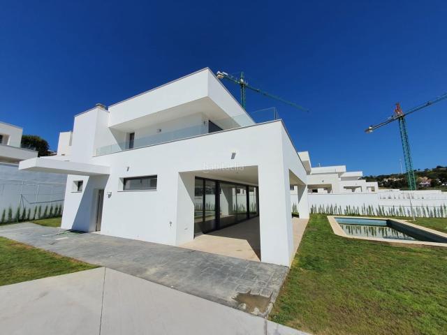 Chalet en venta en Manilva, El Castillo. VILLAS DUQUESA GOLF BEACH. Chalets.