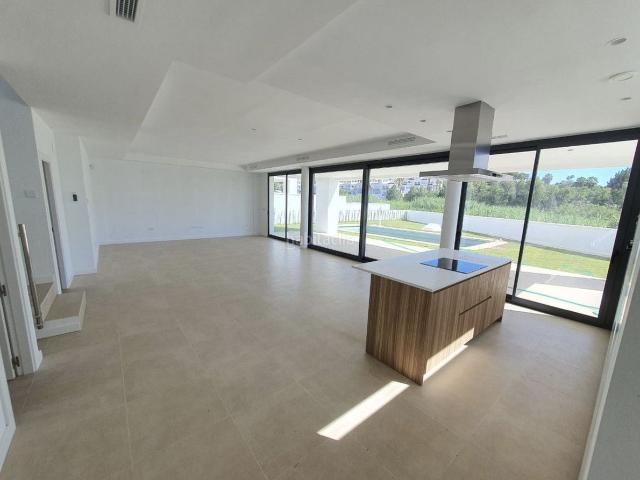 Chalet en venta en Manilva, El Castillo. Chalets.
