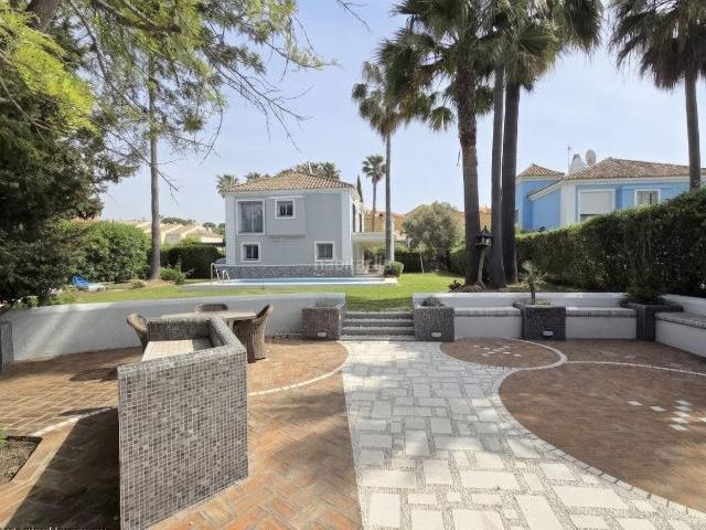 Chalet en venta en Manilva, La Duquesa. Chalets.