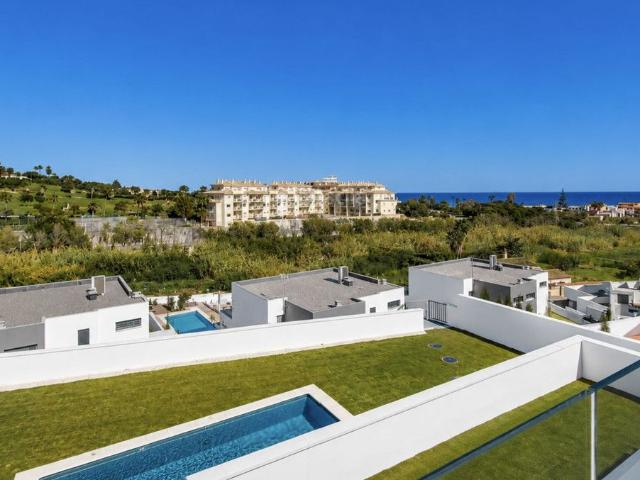 Chalet en venta en Manilva, San Luis de Sabinillas. Chalets.
