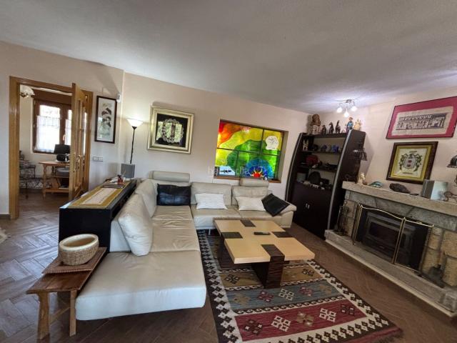 Chalet en venta en Manzanares el Real. Estupendo Chalet y magnifica Parcela, en la mejor zona de Manzanares El Real. Chalets Manzanares el.