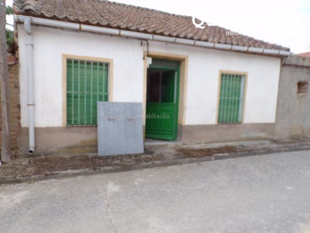 Chalet en venta en Marazoleja. QUERCUS INMOBILIARIA TE OFRECE ESTE CHALET en Marazoleja a reformar.Esta vivienda unifamiliar para reformar íntegramente se ubica. Chalets.