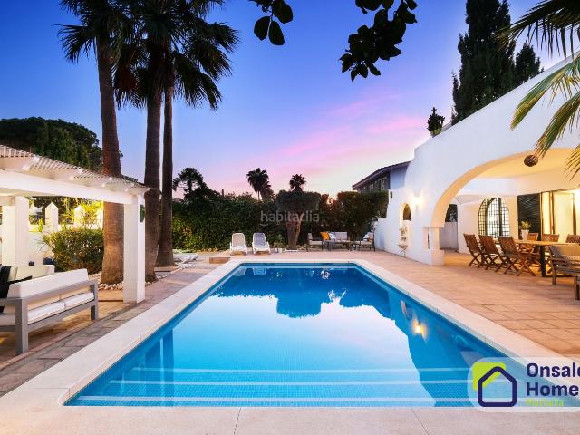 Chalet en venta en Marbella, Cabopino Artola. Chalets.