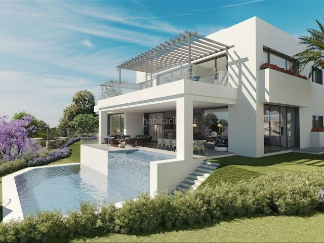 Chalet en venta en Marbella, Cabopino Artola. Un lugar para relajarse, vivir y respirar la naturaleza en estado puro. Chalets.