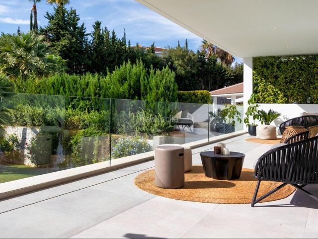Chalet en venta en Marbella, Cabopino Artola. Chalets.