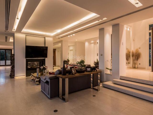 Chalet en venta en Marbella, Alto de los Monteros. Chalets.