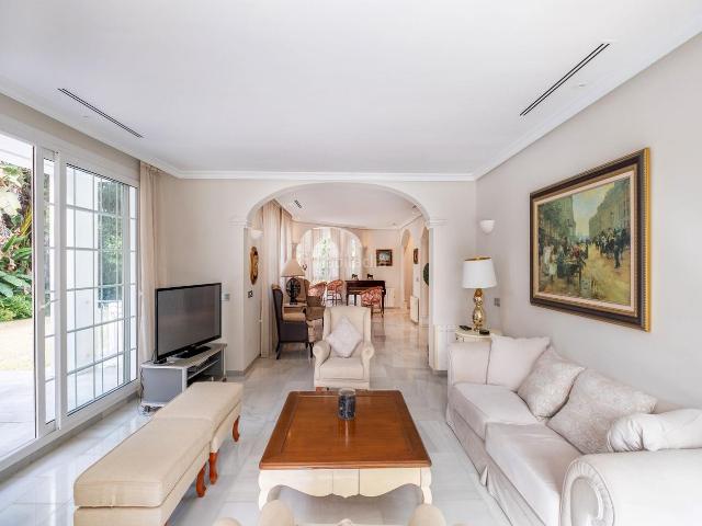 Chalet en venta en Marbella, Aloha. Fantástica Villa en Nueva Andalucía, Marbella. Chalets.