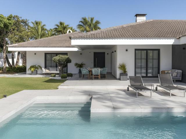 Chalet en venta en Marbella, Aloha. Villa Aislada de 5 dormitorios en Marbella. Chalets.