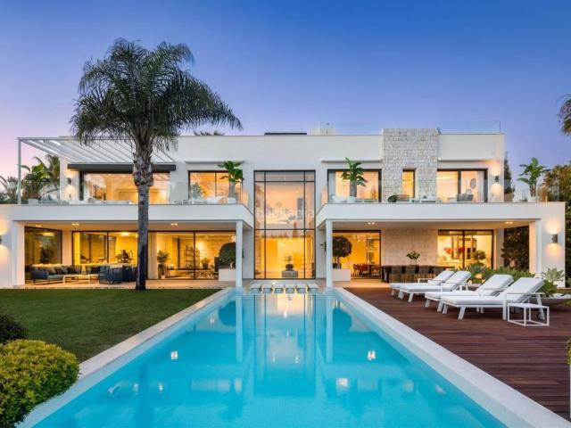 Chalet en venta en Marbella, Bello Horizonte Lindasol. Chalets.