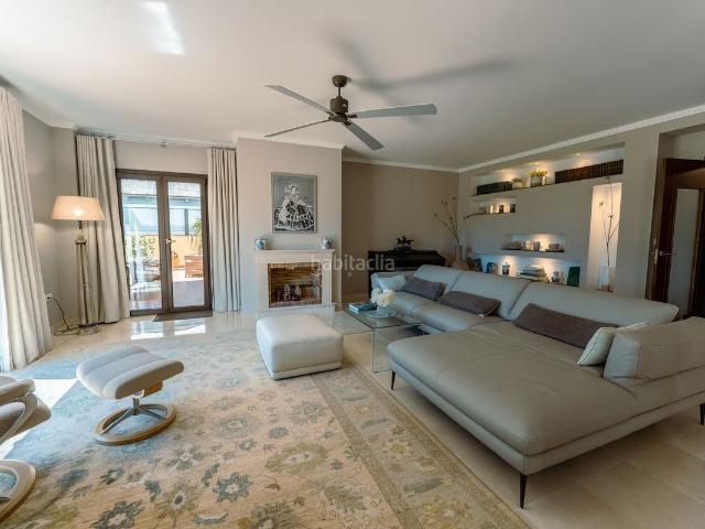 Chalet en venta en Marbella, Guadalmina Alta. Chalets.