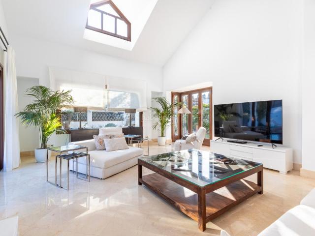 Chalet en venta en Marbella, Guadalmina Alta. Chalets.