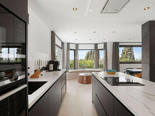 Chalet en venta en Marbella, Elviria. Chalets.