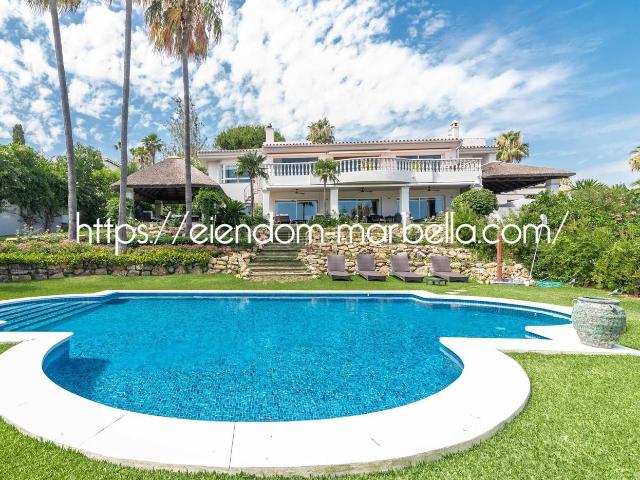 Chalet en venta en Marbella, Elviria. IMPRESIONANTE VILLA SEÑORIAL DE 6 DORMITORIOS EN ELVIRIA. Chalets.