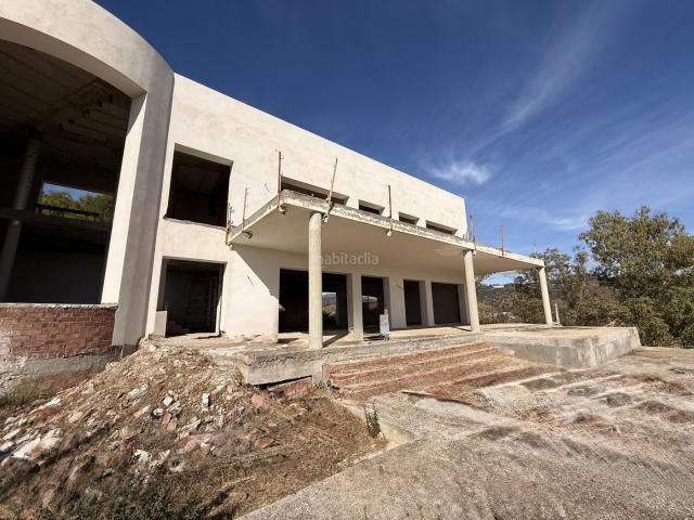 Chalet en venta en Marbella, Hacienda Las Chapas. Villa de lujo en Hacienda Las Chapas, Marbella 4 dormitorios, gran parcela y proyecto personalizable. Chalets.