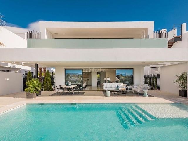 Chalet en venta en Marbella, Lomas de Marbella Club. Villas exclusivas de nueva construcción en Puente Romano Marbella LICENCIA DE CONSTRUCCIÓN EN LUGAR. Chalets.