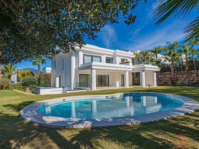 Chalet en venta en Marbella, Lomas de Marbella Club. MarbellaVilla. Chalets.