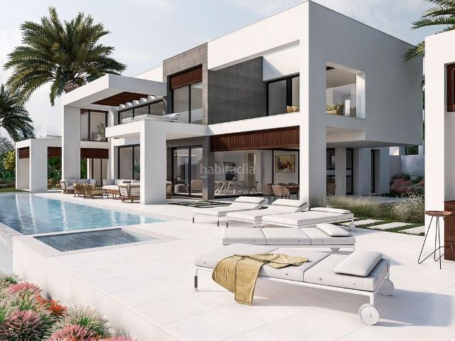 Chalet en venta en Marbella, Los Naranjos. AL AIRE LIBRE Y CALIDADES. Chalets.