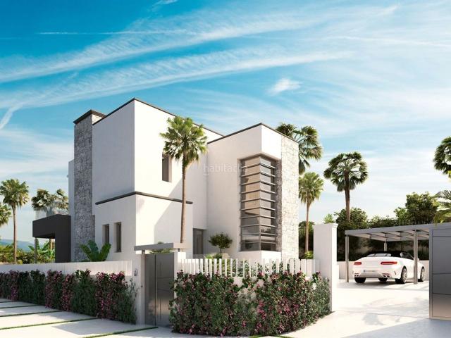 Chalet en venta en Marbella, Los Naranjos. AL AIRE LIBRE Y CALIDADES. Chalets.