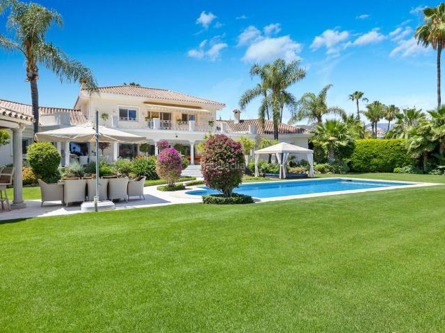 Chalet en venta en Marbella, Los Naranjos. Chalets.