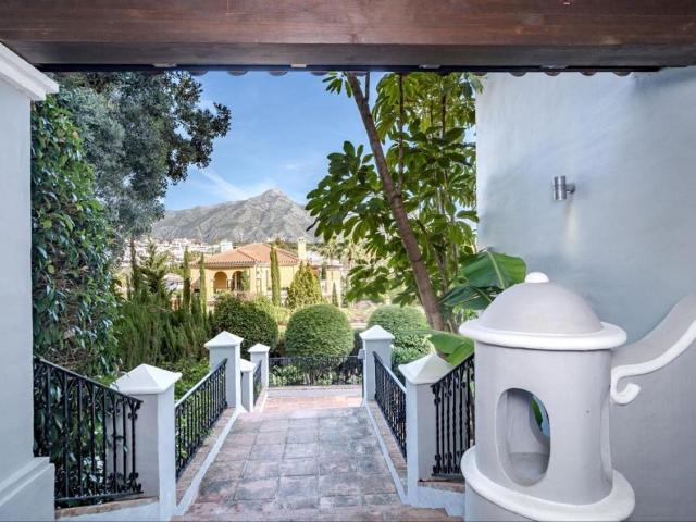 Chalet en venta en Marbella, Los Naranjos. Chalets.