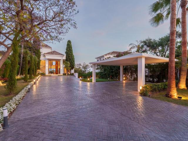 Chalet en venta en Marbella, Los Naranjos. Chalets.