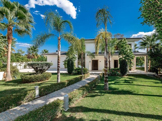 Chalet en venta en Marbella, Los Naranjos. Chalets.