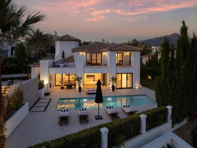 Chalet en venta en Marbella, Los Naranjos