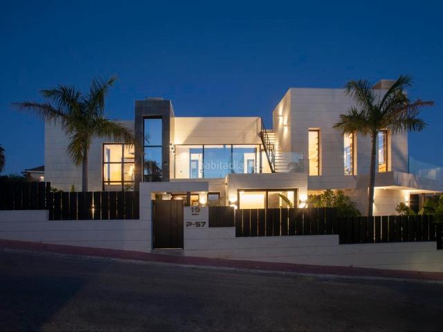 Chalet en venta en Marbella, Las Brisas. Chalets.