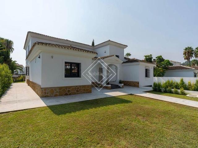 Chalet en venta en Marbella, Las Brisas. Chalets.