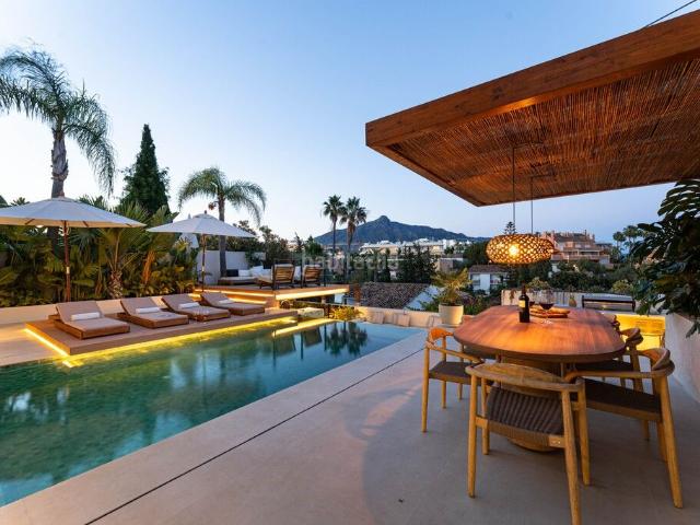 Chalet en venta en Marbella, Las Brisas. Chalets.