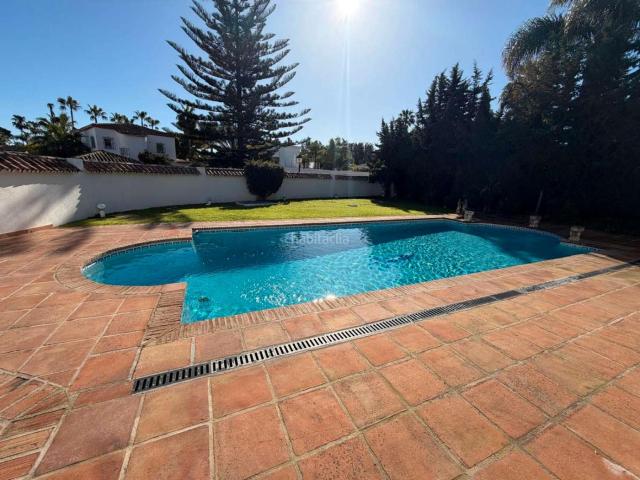 Chalet en venta en Marbella, Las Brisas. Chalets.