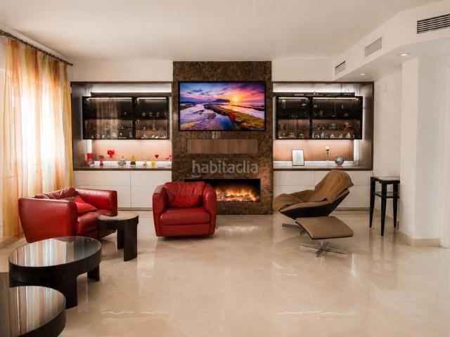 Chalet en venta en Marbella, Marbesa. Exclusiva villa de lujo totalmente renovada a solo 300 metros de la playa en Marbesa, Marbella Este. Chalets.