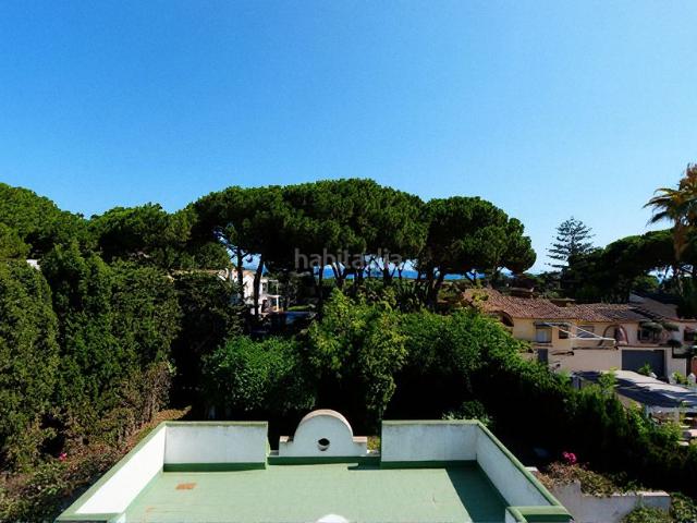 Chalet en venta en Marbella, Marbesa. JUNTO PLAYA LAS CHAPAS Marbella Chalet independiente a reformar. Chalets.