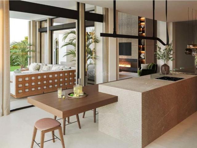 Chalet en venta en Marbella, Nagüeles Alto. Villa de lujo de 5 dormitorios y 4 baños cerca de la playa y puerto Banús.Marbella, lista para entrar a vivir!. Chalets.