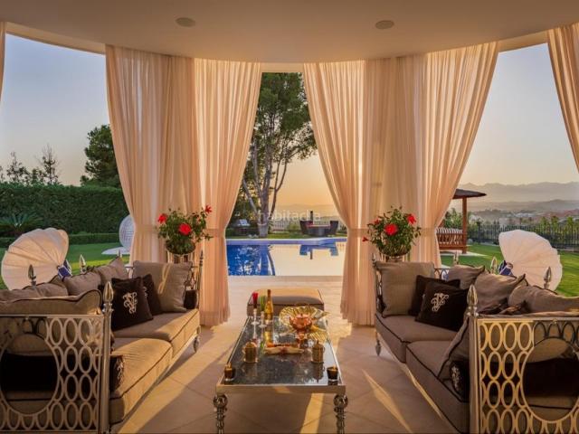 Chalet en venta en Marbella, Nagüeles Alto. Chalets.