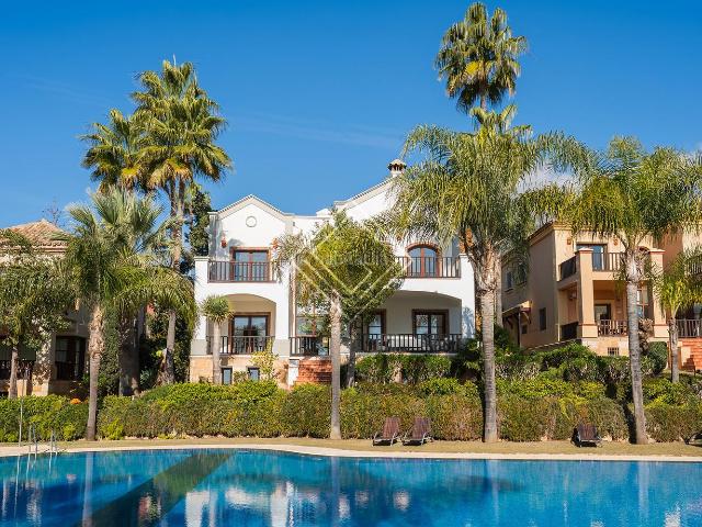 Chalet en venta en Marbella, Nagüeles Alto. Chalets.