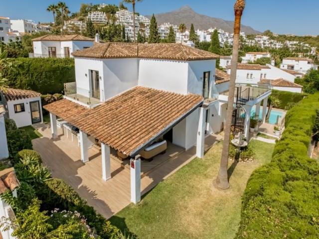 Chalet en venta en Marbella, Nueva Andalucia Marbella Country Club