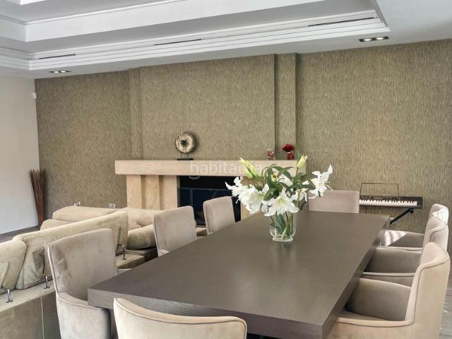Chalet en venta en Marbella, Nueva Andalucía centro. Villa en Venta en el corazón de Nueva Andalucía. Chalets.