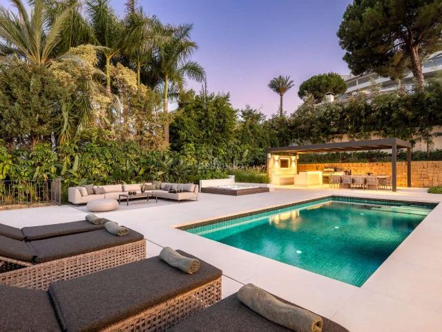 Chalet en venta en Marbella, Nueva Andalucía centro. Chalets.