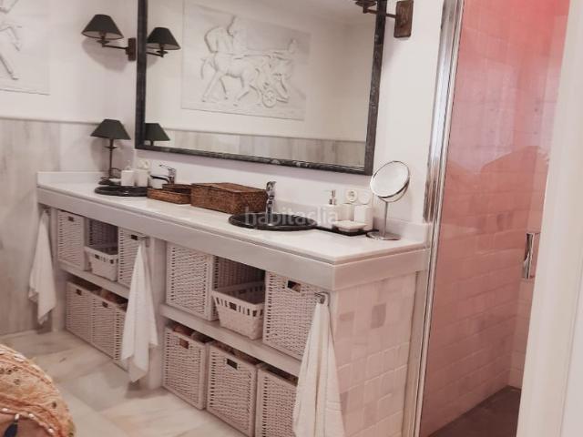 Chalet en venta en Marbella, Nueva Andalucía centro. Se Vende espectacular Villa en Nueva Andalucia. Chalets.