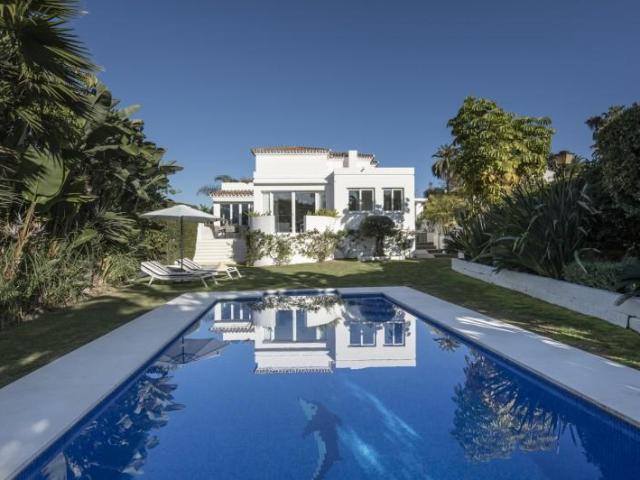 Chalet en venta en Marbella, Nueva Andalucia Las Brisas