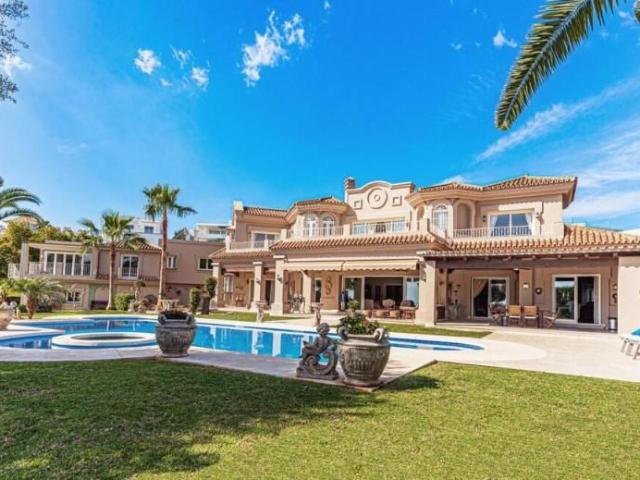 Chalet en venta en Marbella, Nueva Andalucia