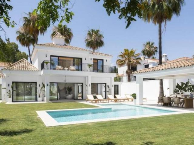 Chalet en venta en Marbella, Nueva Andalucia