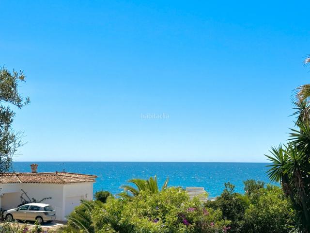 Chalet en venta en Marbella, Nueva Alcántara. Villa en Segunda Línea de Playa en San Pedro de Alcantara. Chalets.
