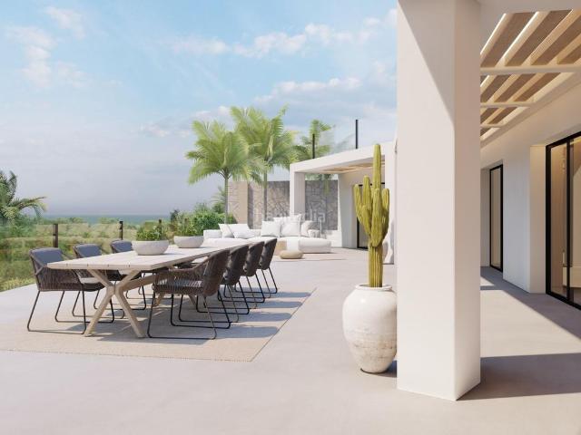 Chalet en venta en Marbella, Santa María. Villa de lujo de 4 dormitorios y 4 baños con espectaculares vistas al mar. Elviria, Marbella. Chalets.
