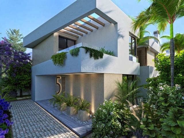 Chalet en venta en Marbella, Puerto Banús. Villa de lujo de 4 dormitorios y 5 baños en zona Puerto Banús, Marbella. Chalets.