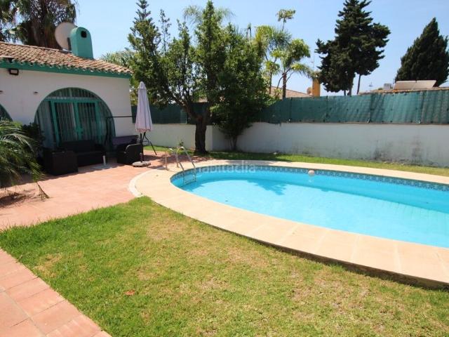 Chalet en venta en Marbella, Reserva de Marbella. Chalets.